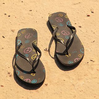 <span class="mw-page-title-main">Flip-flops</span> Type of sandal