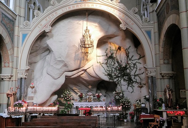 File:Grotta di Lourdes a Selvaggio (Coazze, Torino) (23965369381).jpg