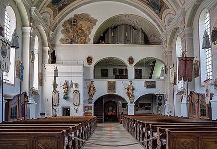 Westliche Rückwand des Langschiffs mit den Galerien und der Vorgänger-Orgel (bis 2023)