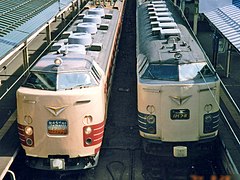 485 series EMU (left), August 1994