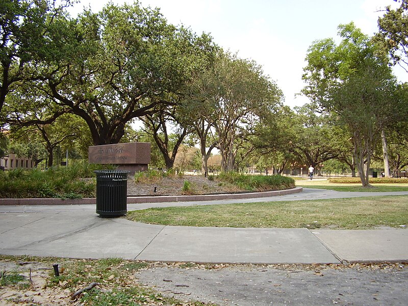 File:HermannParkHouston.JPG