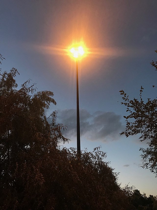 High-mast lighting - Wikipedia