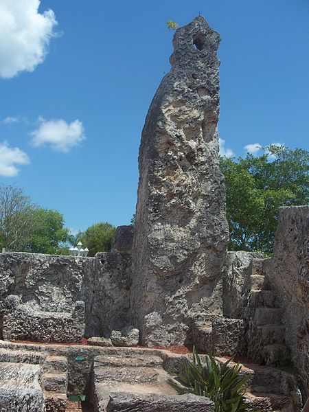 File:Homestead FL Coral Castle tall stone01a.jpg