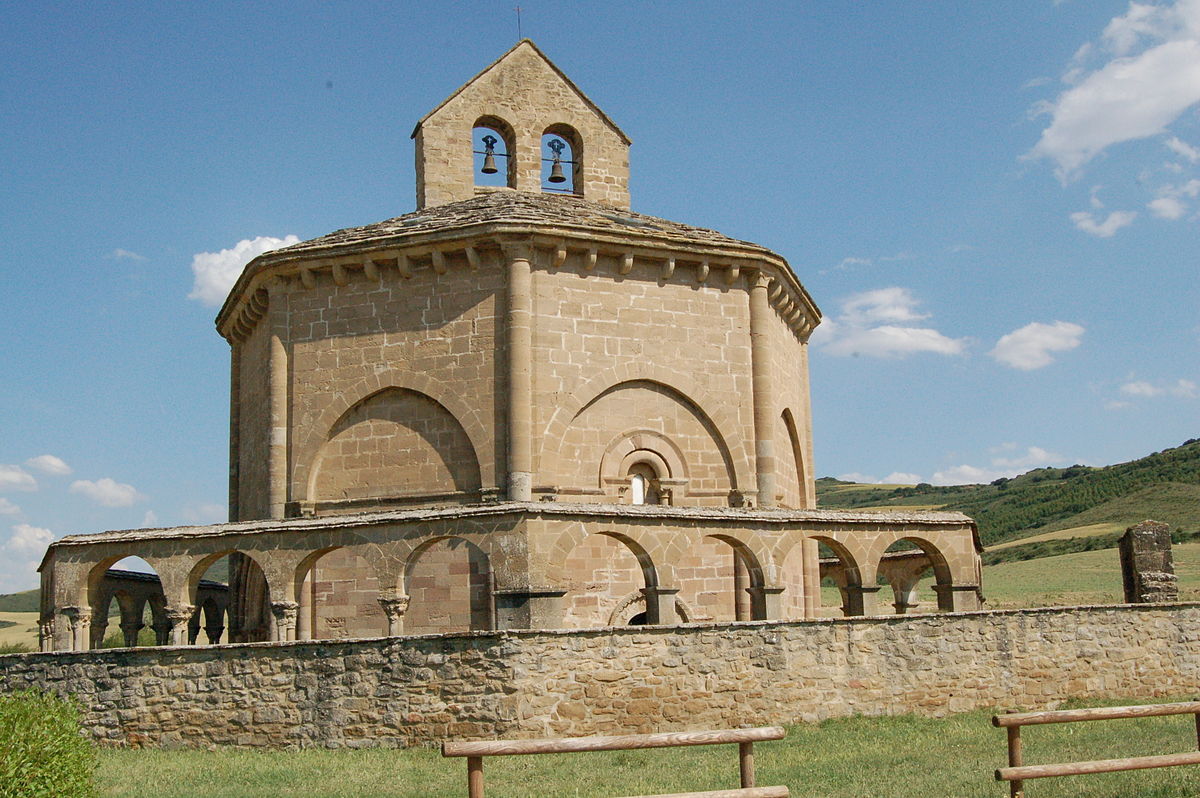 Iglesia de Santa Maria de Eunate (2).jpg