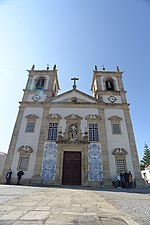 Миниатюра для Файл:Igreja Matriz de Oliveira de Azeméis 01.jpg