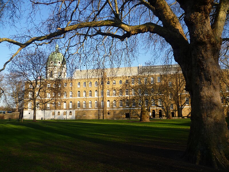 File:Imperial War Museum from Geraldine Mary Harmsworth Park - geograph.org.uk - 2788044.jpg