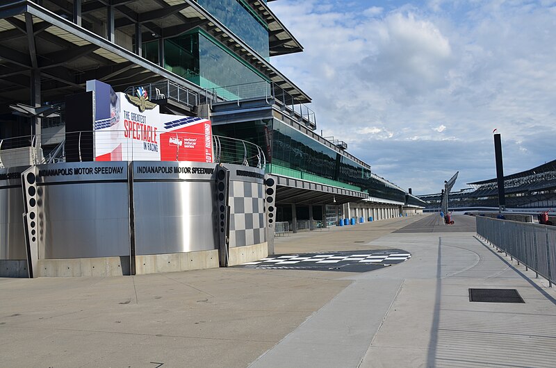 File:IndianapolisMotorSpeedwayVictoryLane.jpg