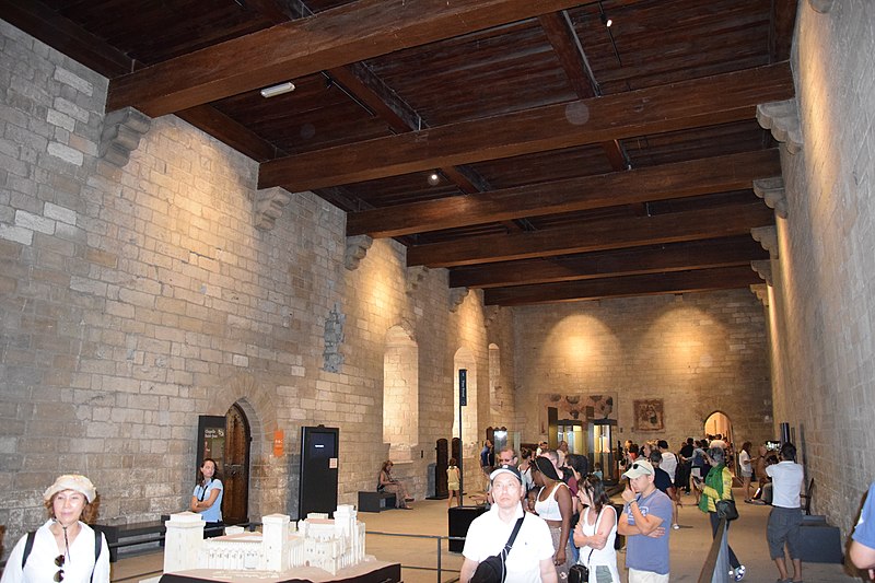 File:Interior of Palais des Papes 001.jpg