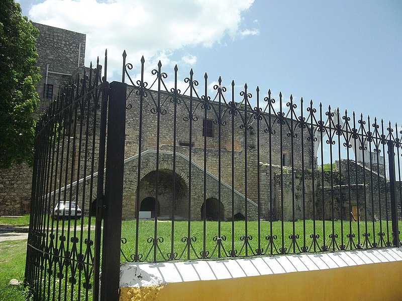 File:Izamal, Yucatán (70).jpg