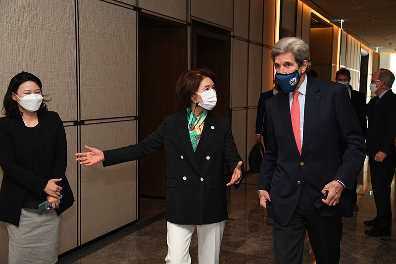 File:John Kerry and South Korean EM Han in Seoul - 2021.jpg