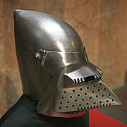 en:bascinetと分類されるヘルメット。15世紀初期。中世ヨーロッパで使われたヘルメット。