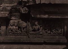 KITLV 155189 - Kassian Céphas - Reliefs on the terrace of the Shiva temple of Prambanan near Yogyakarta - 1889-1890.tif