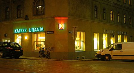 Kaffee Urania aussen Nacht