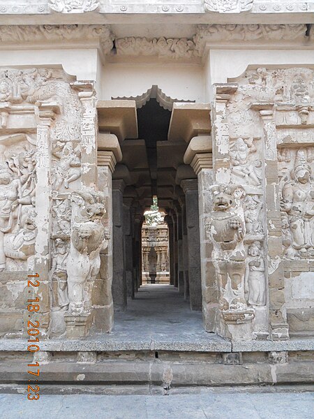 File:Kanchi Kailasanathar Temple view point.jpeg