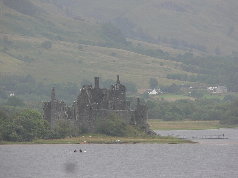 File:Kilchurn Castle (Scotland) 03.JPG