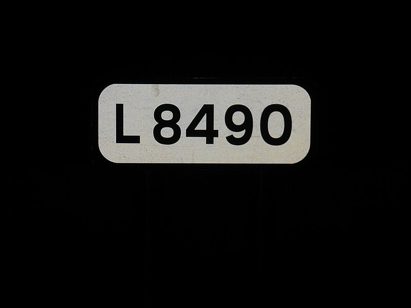 File:L8490 local road sign.JPG