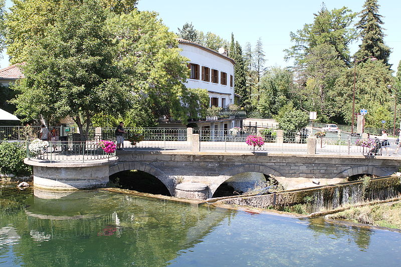 File:L Isle-sur-la-Sorgue 20150829 02.jpg