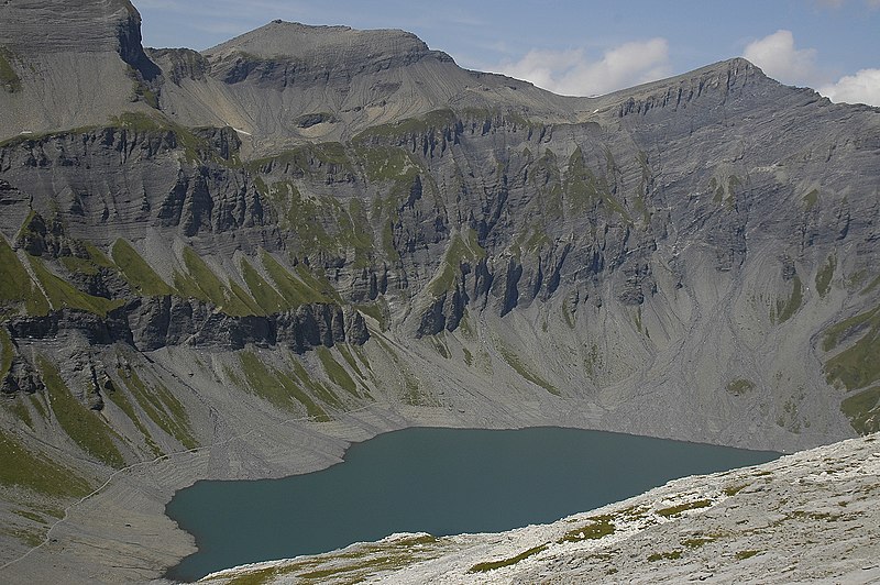 File:Lac du vieux émosson2.jpg