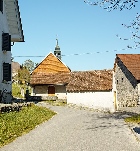 File:Laupersdorf Höngen Kapelle und Waschhaus.jpg