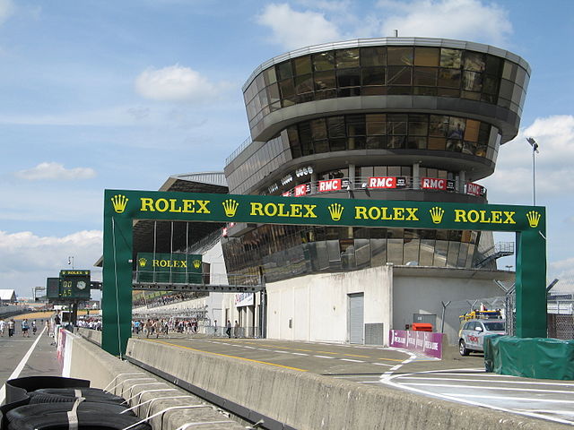 The pits in the daytime