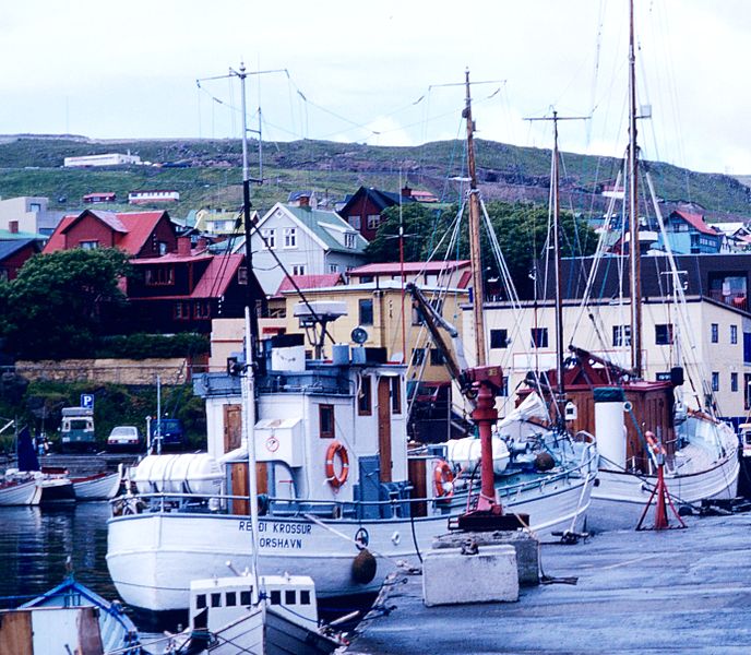 File:Le bateau sanitaire Reyði Krossur.jpg