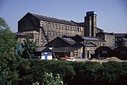 Ledgard Jembatan Mills, Mirfield - geograph.org.inggris - 763784.jpg