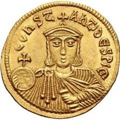 On the reverse of this solidus of Leo V the Armenian, the Emperor's son Constantine wears a ceremonial chlamys, 813-820