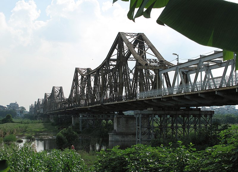 File:Long Bien Bridge 3796092037 9c2b2a236a2.jpg