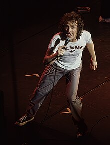 Lou Gramm performing with Foreigner on November 25, 1979 Lou Gramm Foreigner November 1979.jpg