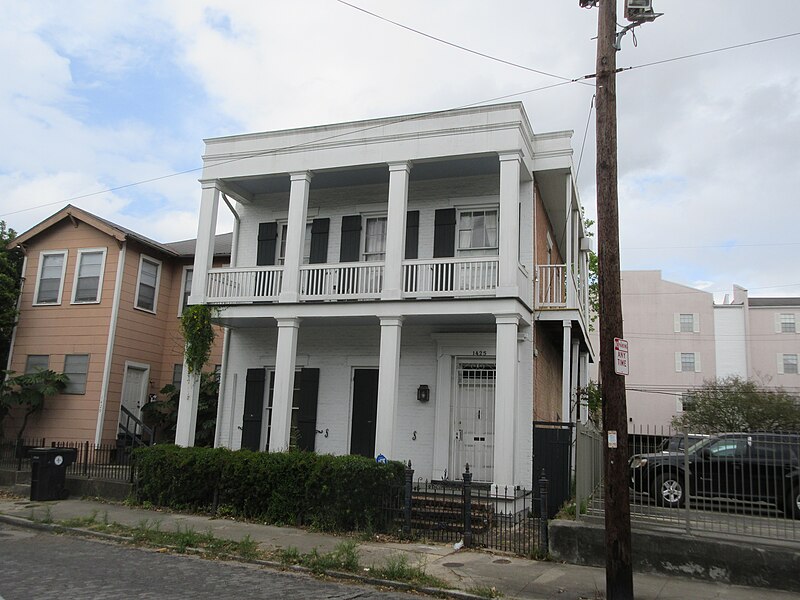 File:Lower Garden District New Orleans 29th March 2019 49.jpg