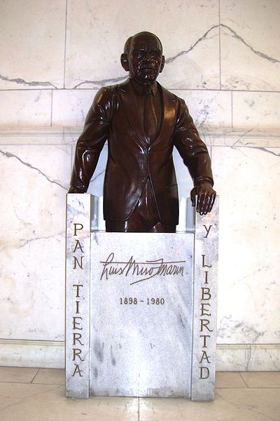 File:Luis Munoz Marin sculpture.JPG