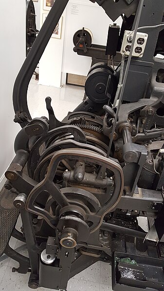 File:MOP linotype 8, cam shaft 2.jpg