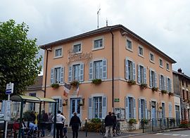 The town hall in Priay