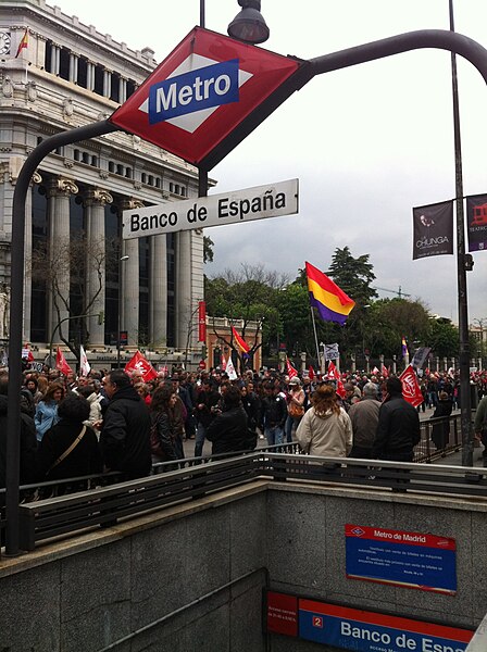 File:Manif du 1er mai, Madrid -1demayo (8713939794).jpg