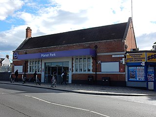 <span class="mw-page-title-main">Manor Park railway station</span> National Rail station in London, England