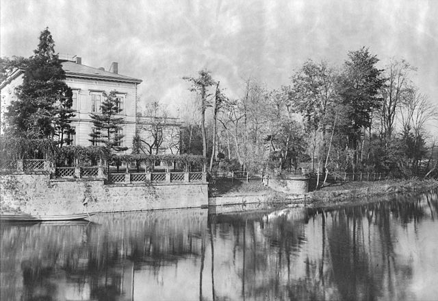 Villa Klinger in Leipzig, Germany, on the river Weisse Elster (c. 1900)
