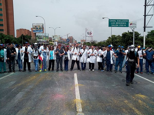 Venezuelan doctors protesting in Caracas 2017