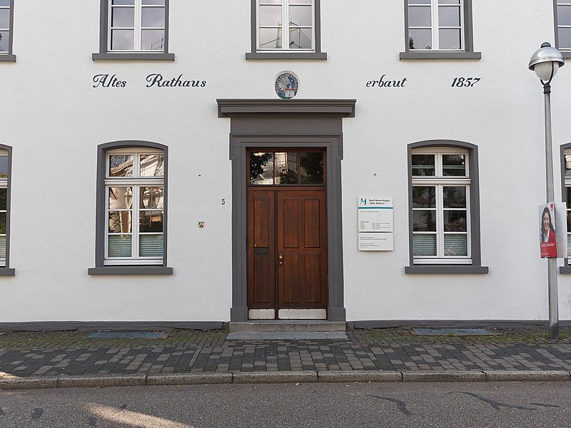 File:Meinerzhagen, Altes Rathaus von 1857, door.jpg