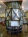 灯台設置当時から使用されていた第一等フレネル式閃光レンズ