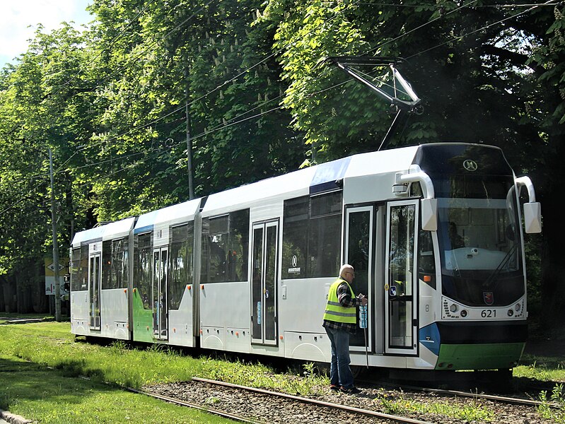 File:Moderus Beta MF29AC BD, Wojska Polskiego Avenue, Szczecin, May 2021.jpg