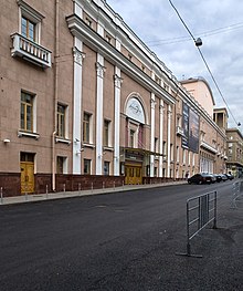 Opis tego obrazu, również skomentowany poniżej