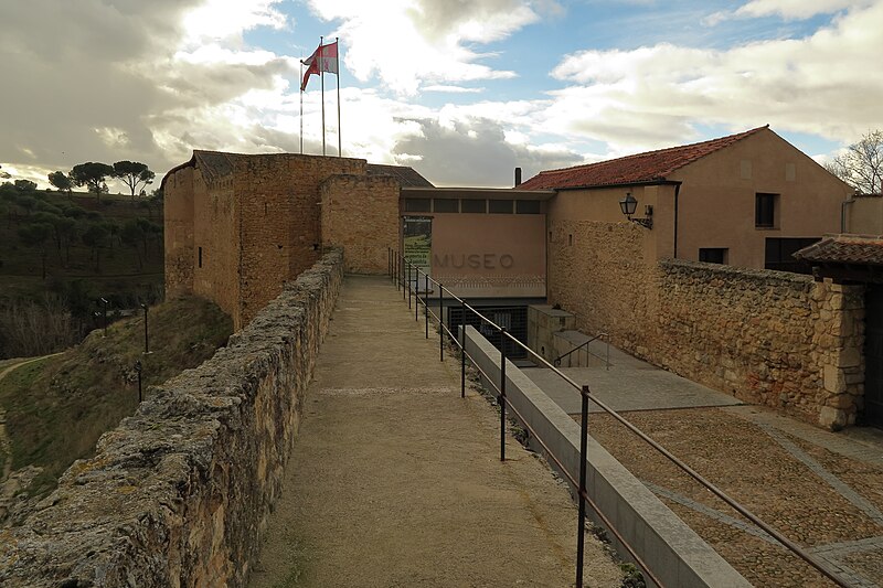 File:Museo de Segovia, exterior, 1.jpg