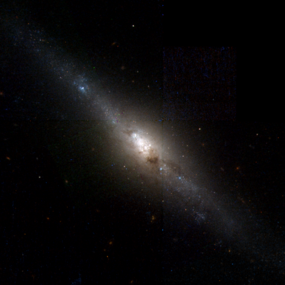 NGC 3600 hst 05446 09042 R814G606B450.png