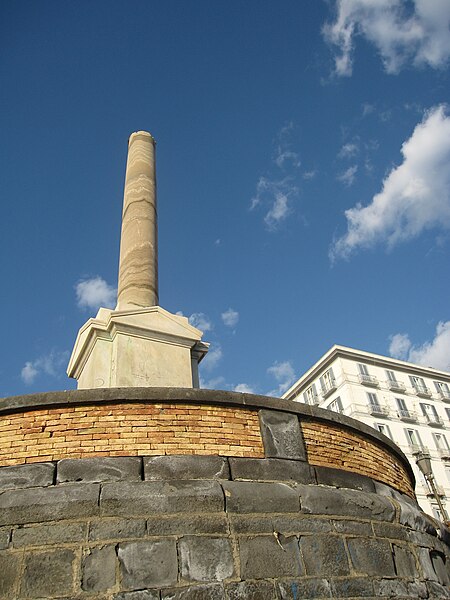 File:Napoli - Colonna spezzata.jpg