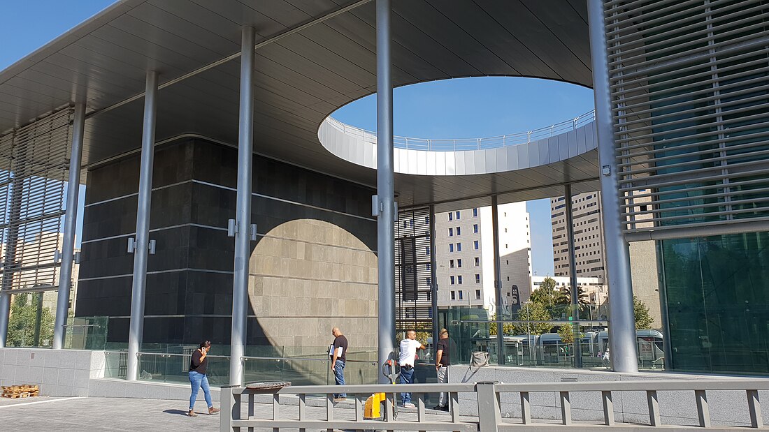 Jerusalem–Yitzhak Navon railway station