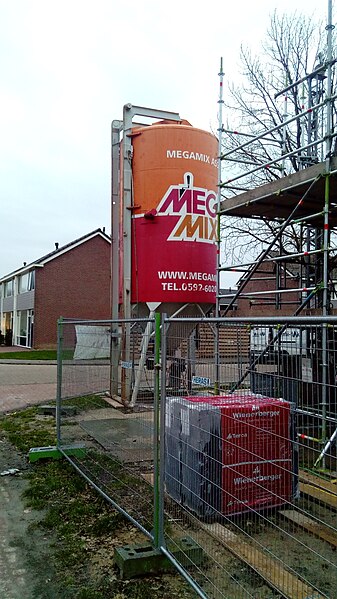 File:Nearly completed house under construction, Winschoten (2019) 05.jpg