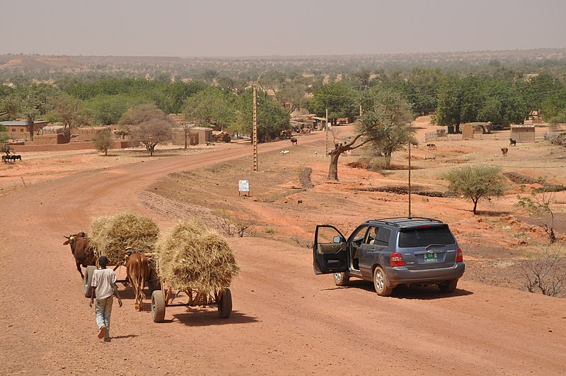 File:Niger, Sokorbey (13), entering from the south on the RN14.jpg