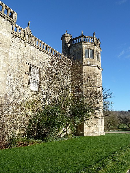 File:Octagonal tower and southern façade, Lacock Abbey - geograph.org.uk - 3787768.jpg