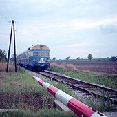 5145 003-9 im Regionalzugeinsatz bei Oggau auf der Strecke Neusiedl am See–Wulkaprodersdorf (1987)