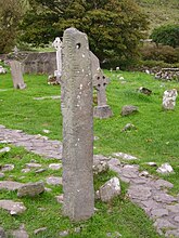 Kilmalkedar-Stein bei der Kirchenruine Kilmalkedar auf der Dingle-Halbinsel, Grafschaft Kerry – 600 n. Chr.